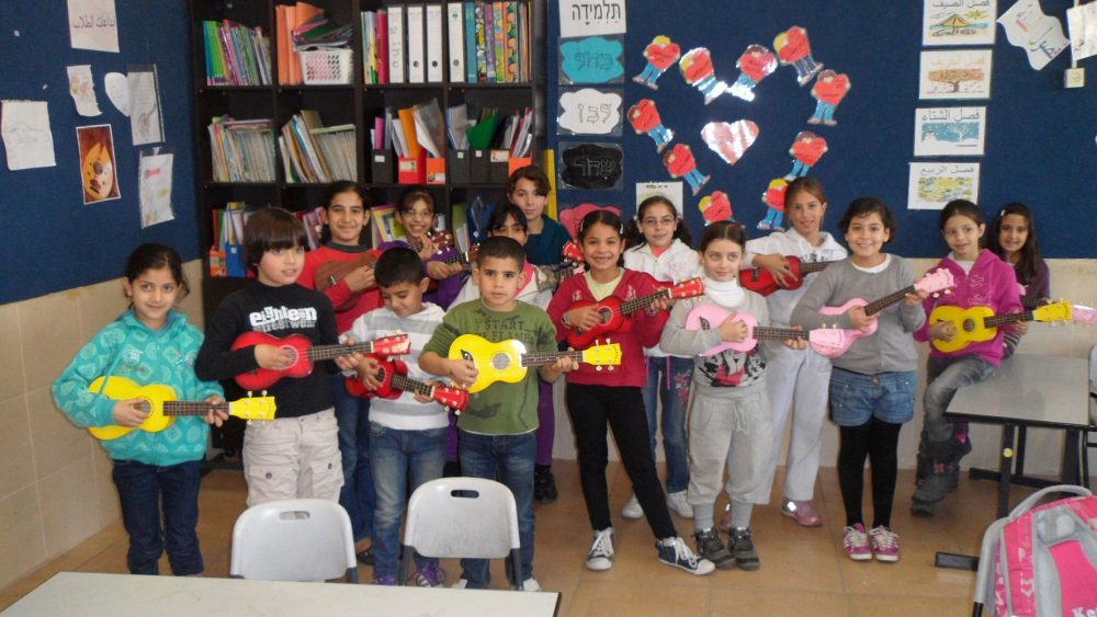 ukulele-lesson-el-zahara-school-tira-arab-2